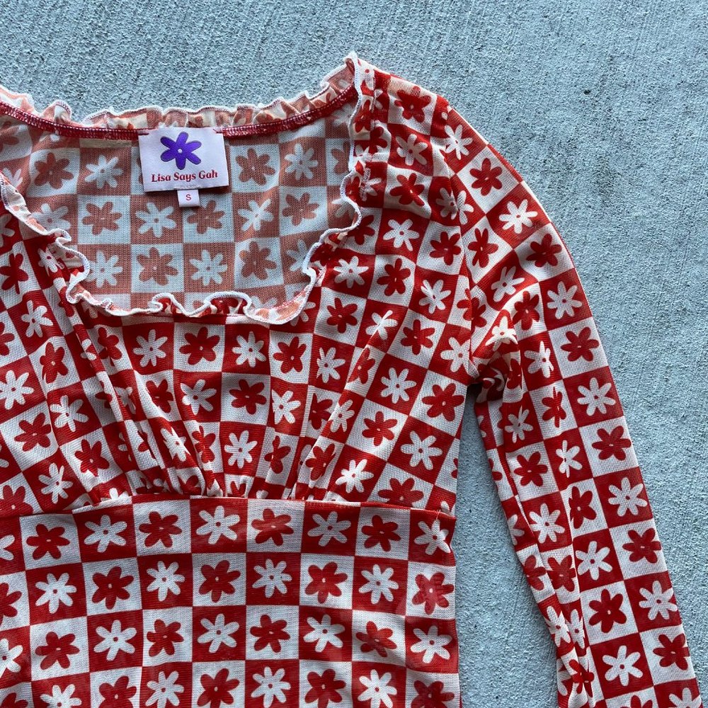 Lisa Says Gah Cropped Mesh Flower Print Top - Picture 3 of 5